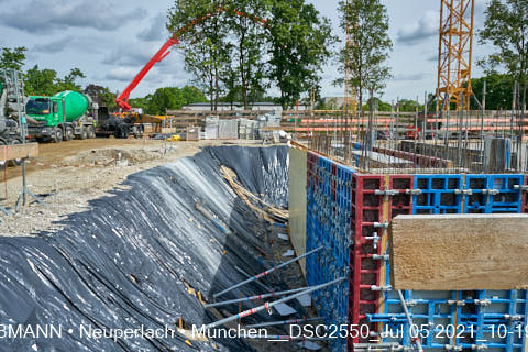 05.07.2021 - neuperlach.org.gelbmann.org zeigt aktuelle Baustellenfotos von der Grundschule am Karl-Marx-Ring in Neuperlach