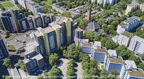 06.07.2021 - Marx-Zentrum und Karl-Marx-Ring 52-62 und Studentenwohnheim in Neuperlach