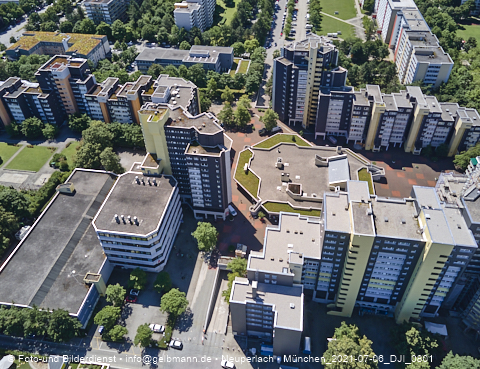 06.07.2021 - Marx-Zentrum und Karl-Marx-Ring 52-62 und Studentenwohnheim in Neuperlach