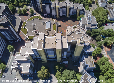 06.07.2021 - Marx-Zentrum und Karl-Marx-Ring 52-62 und Studentenwohnheim in Neuperlach