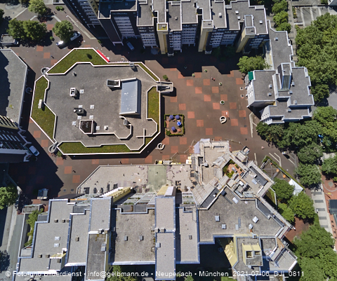 06.07.2021 - Marx-Zentrum und Karl-Marx-Ring 52-62 und Studentenwohnheim in Neuperlach