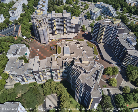 06.07.2021 - Marx-Zentrum und Karl-Marx-Ring 52-62 und Studentenwohnheim in Neuperlach