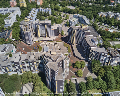 06.07.2021 - Marx-Zentrum und Karl-Marx-Ring 52-62 und Studentenwohnheim in Neuperlach
