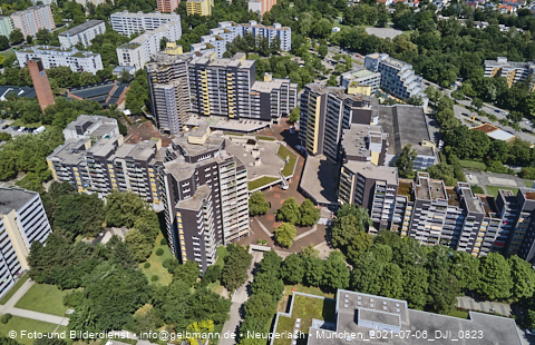 06.07.2021 - Marx-Zentrum und Karl-Marx-Ring 52-62 und Studentenwohnheim in Neuperlach