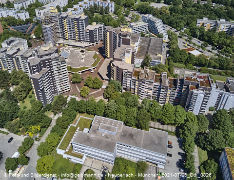 06.07.2021 - Marx-Zentrum und Karl-Marx-Ring 52-62 und Studentenwohnheim in Neuperlach