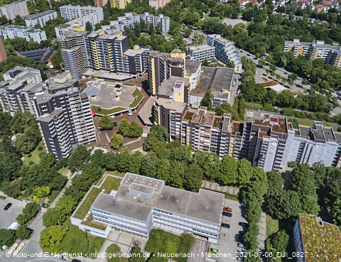 06.07.2021 - Marx-Zentrum und Karl-Marx-Ring 52-62 und Studentenwohnheim in Neuperlach