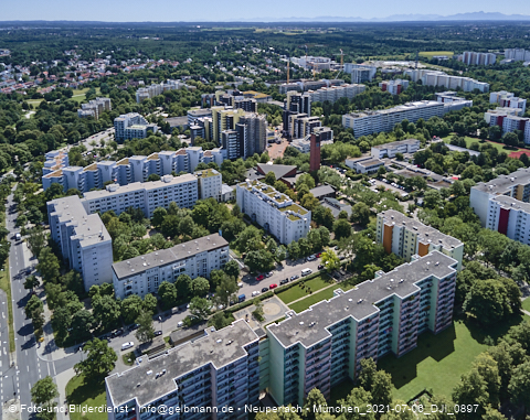 06.07.2021 - Marx-Zentrum und Karl-Marx-Ring 52-62 und Studentenwohnheim in Neuperlach