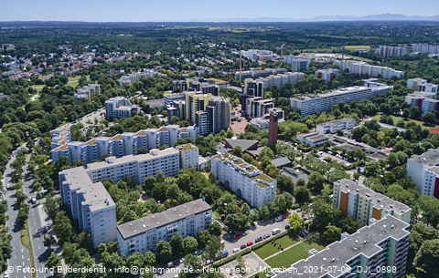 06.07.2021 - Marx-Zentrum und Karl-Marx-Ring 52-62 und Studentenwohnheim in Neuperlach