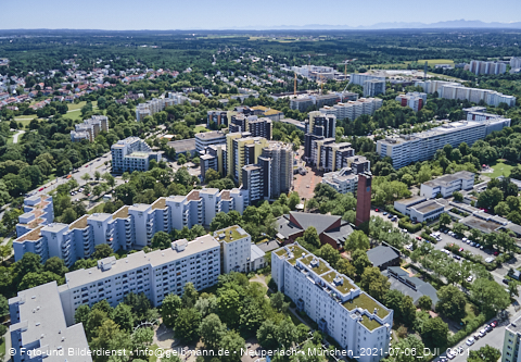 06.07.2021 - Marx-Zentrum und Karl-Marx-Ring 52-62 und Studentenwohnheim in Neuperlach