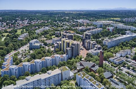 06.07.2021 - Marx-Zentrum und Karl-Marx-Ring 52-62 und Studentenwohnheim in Neuperlach