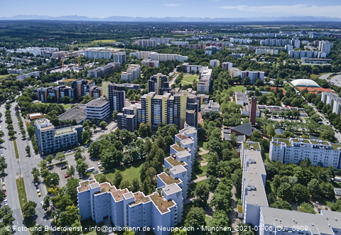 06.07.2021 - Marx-Zentrum und Karl-Marx-Ring 52-62 und Studentenwohnheim in Neuperlach