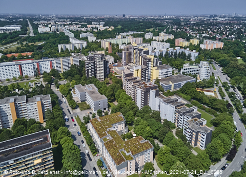 21.07.2021 - Marx-Zentrum und Karl-Marx-Ring 52-62 und Studentenwohnheim in Neuperlach