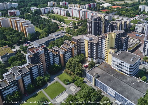 21.07.2021 - Marx-Zentrum und Karl-Marx-Ring 52-62 und Studentenwohnheim in Neuperlach