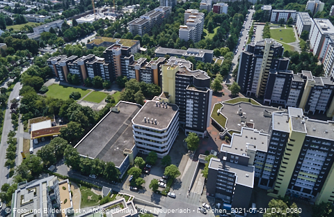 21.07.2021 - Marx-Zentrum und Karl-Marx-Ring 52-62 und Studentenwohnheim in Neuperlach