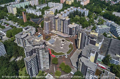 21.07.2021 - Marx-Zentrum und Karl-Marx-Ring 52-62 und Studentenwohnheim in Neuperlach