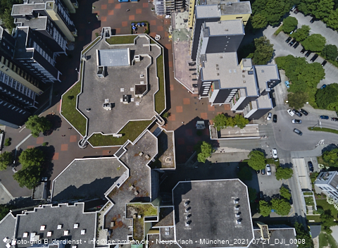 21.07.2021 - Marx-Zentrum und Karl-Marx-Ring 52-62 und Studentenwohnheim in Neuperlach