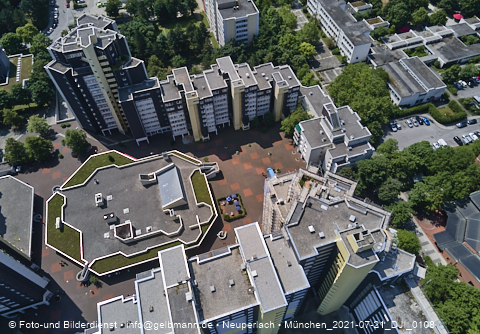 21.07.2021 - Marx-Zentrum und Karl-Marx-Ring 52-62 und Studentenwohnheim in Neuperlach