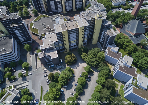 21.07.2021 - Marx-Zentrum und Karl-Marx-Ring 52-62 und Studentenwohnheim in Neuperlach