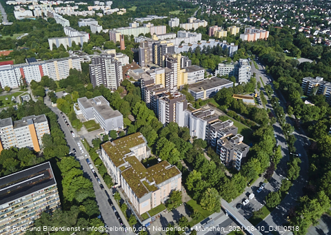 09.08.2021 - Marx-Zentrum und Karl-Marx-Ring 52-62 und Studentenwohnheim in Neuperlach