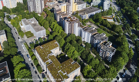 09.08.2021 - Marx-Zentrum und Karl-Marx-Ring 52-62 und Studentenwohnheim in Neuperlach