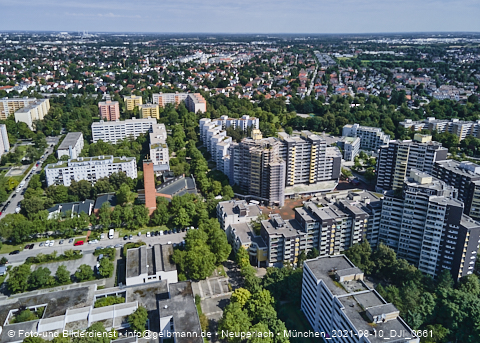 09.08.2021 - Marx-Zentrum und Karl-Marx-Ring 52-62 und Studentenwohnheim in Neuperlach