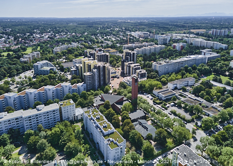 09.08.2021 - Marx-Zentrum und Karl-Marx-Ring 52-62 und Studentenwohnheim in Neuperlach