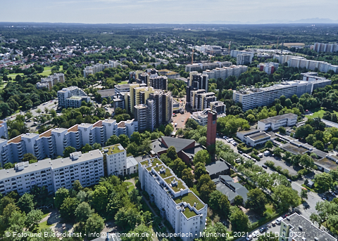 09.08.2021 - Marx-Zentrum und Karl-Marx-Ring 52-62 und Studentenwohnheim in Neuperlach