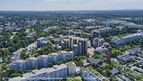 09.08.2021 - Marx-Zentrum und Karl-Marx-Ring 52-62 und Studentenwohnheim in Neuperlach