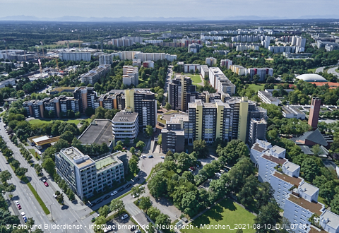 09.08.2021 - Marx-Zentrum und Karl-Marx-Ring 52-62 und Studentenwohnheim in Neuperlach