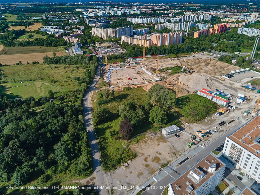 09.08.2021 - Luftbilder von Pandion Verde in Neuperlach am Truderinhger Wald
