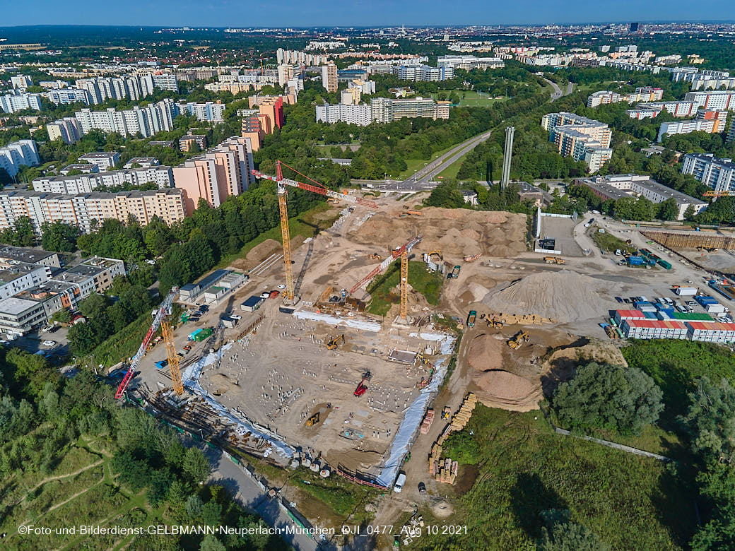 09.08.2021 - Luftbilder von Pandion Verde in Neuperlach am Truderinhger Wald