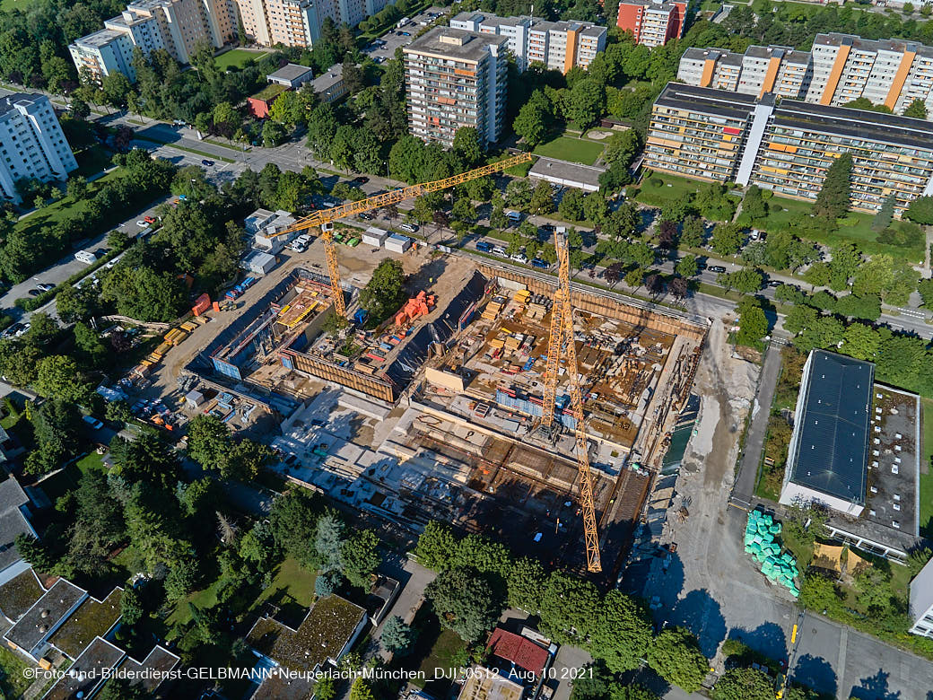 09.08.2021 - Luftbilder von der Baustelle Grundschule am Karl-Marx-Ring in Neuperlach