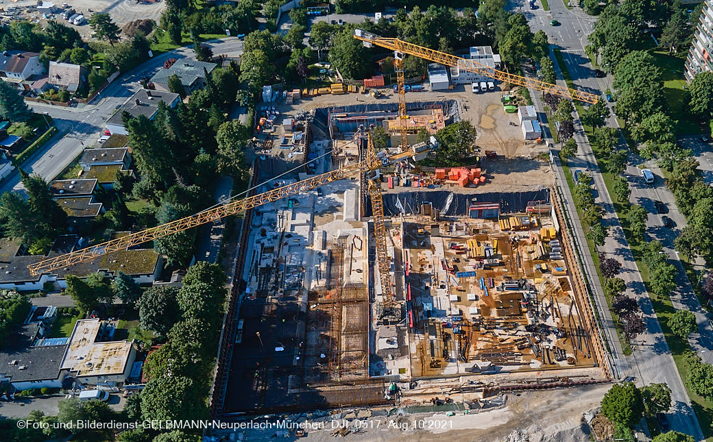 09.08.2021 - Luftbilder von der Baustelle Grundschule am Karl-Marx-Ring in Neuperlach