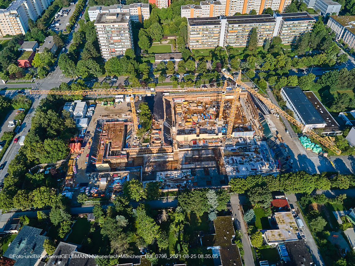 25.08.2021 - Luftaufnahmen von der Baustelle Grundschule am Karl-Marx-Ring in Neuperlach
