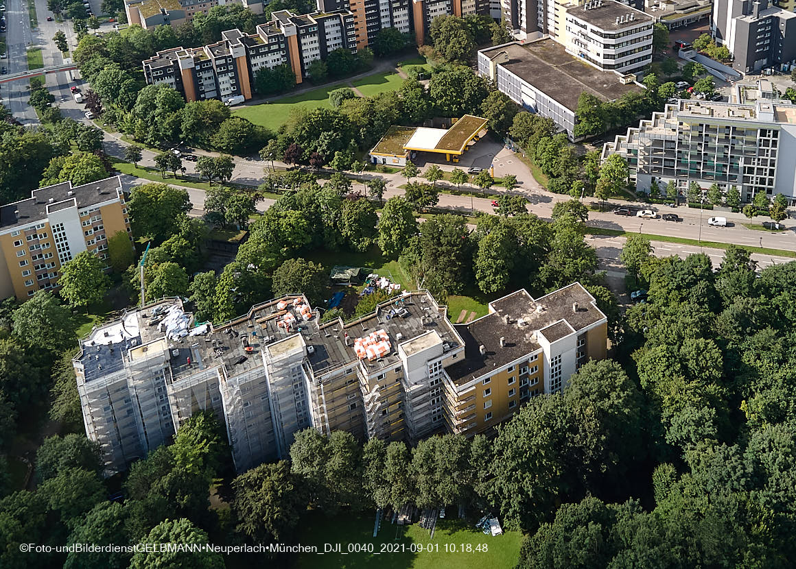 01.09.2021 - Dachsanierung am Karl-Marx-Ring in Neuperlach
