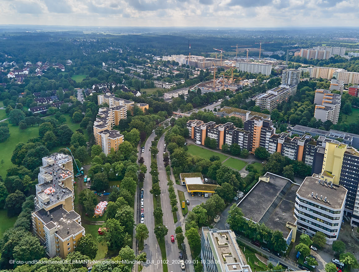 01.09.2021 - Dachsanierung am Karl-Marx-Ring in Neuperlach
