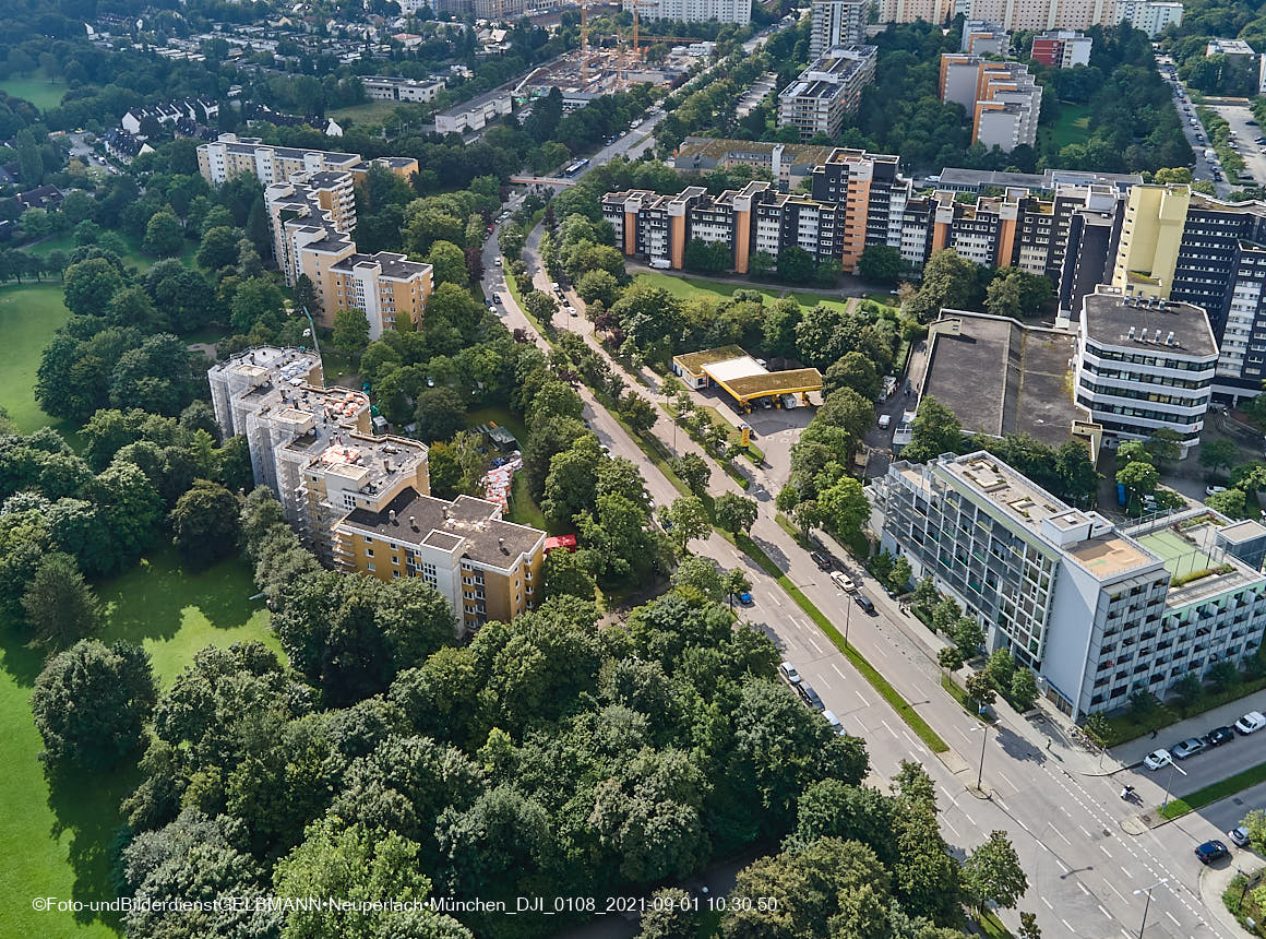 01.09.2021 - Dachsanierung am Karl-Marx-Ring in Neuperlach