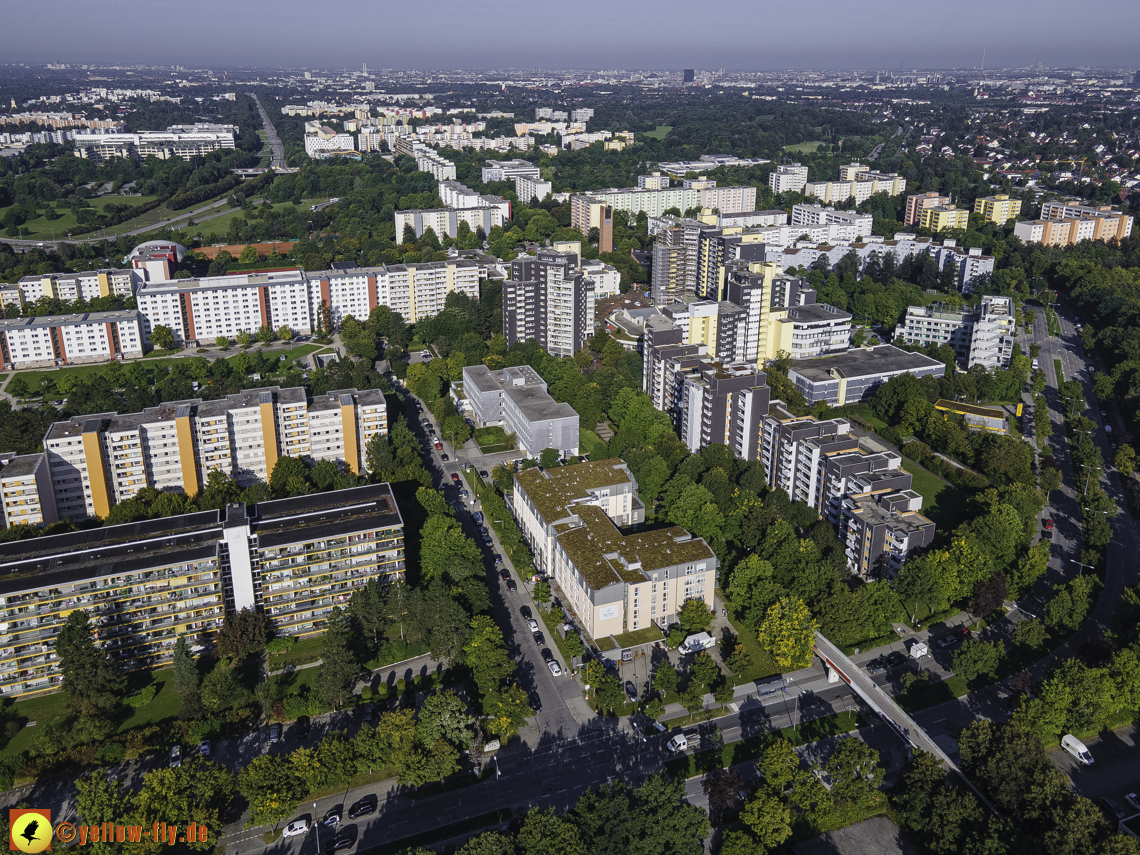 08.09.2021 - Wohnanlage am Karl-Marx-Ring 52-62 und Marx-Zentrum in Neuperlach