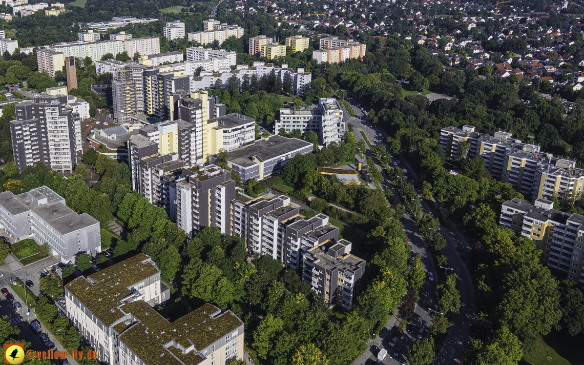 08.09.2021 - Wohnanlage am Karl-Marx-Ring 52-62 und Marx-Zentrum in Neuperlach