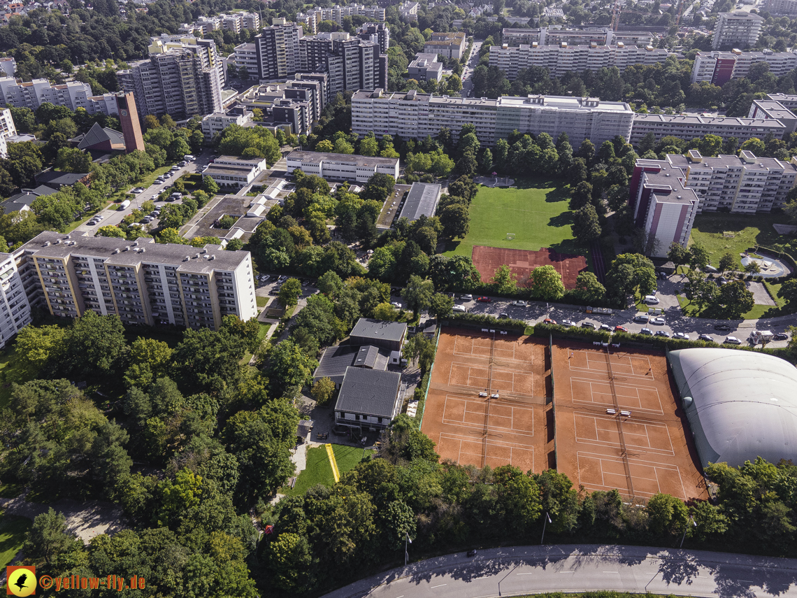 08.09.2021 - Wohnanlage am Karl-Marx-Ring 52-62 und Marx-Zentrum in Neuperlach