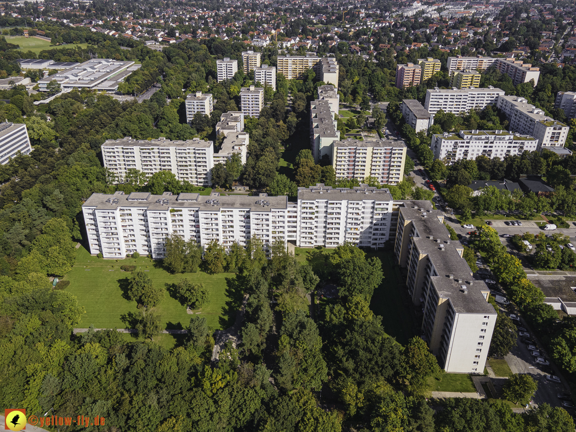 08.09.2021 - Wohnanlage am Karl-Marx-Ring 52-62 und Marx-Zentrum in Neuperlach
