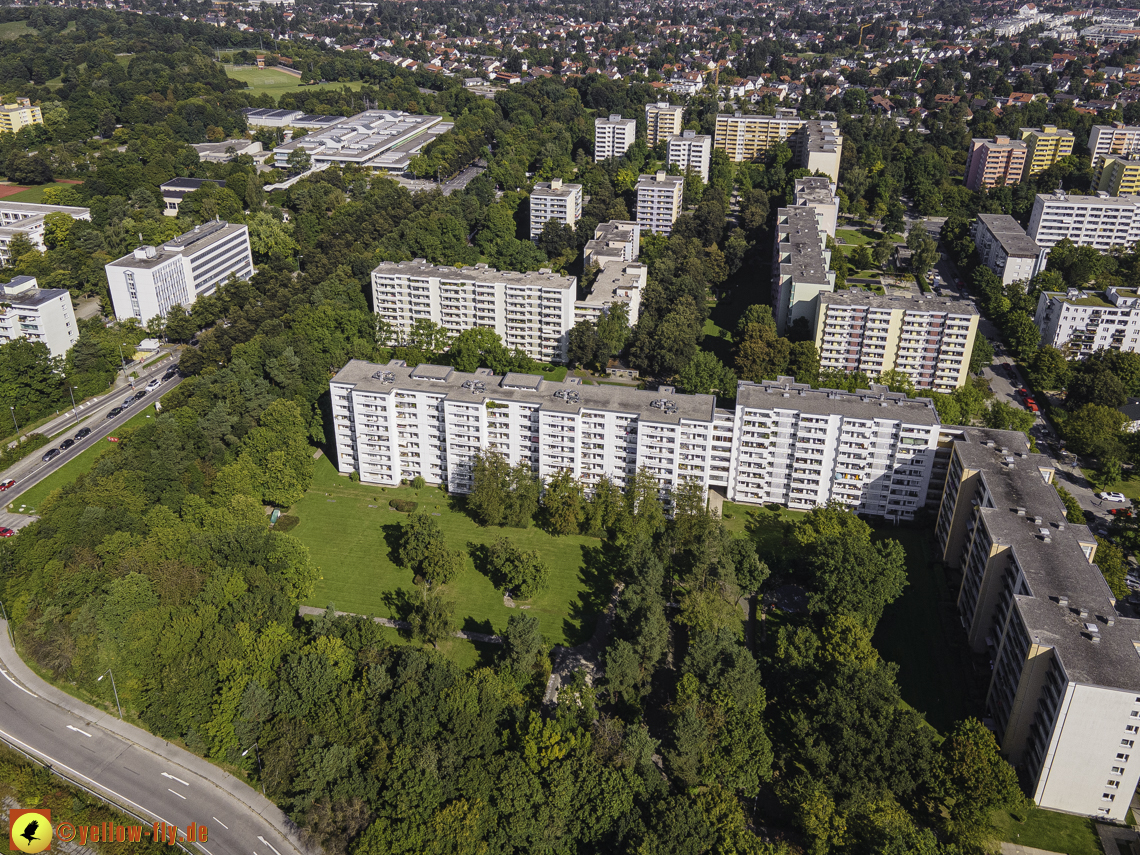 08.09.2021 - Wohnanlage am Karl-Marx-Ring 52-62 und Marx-Zentrum in Neuperlach