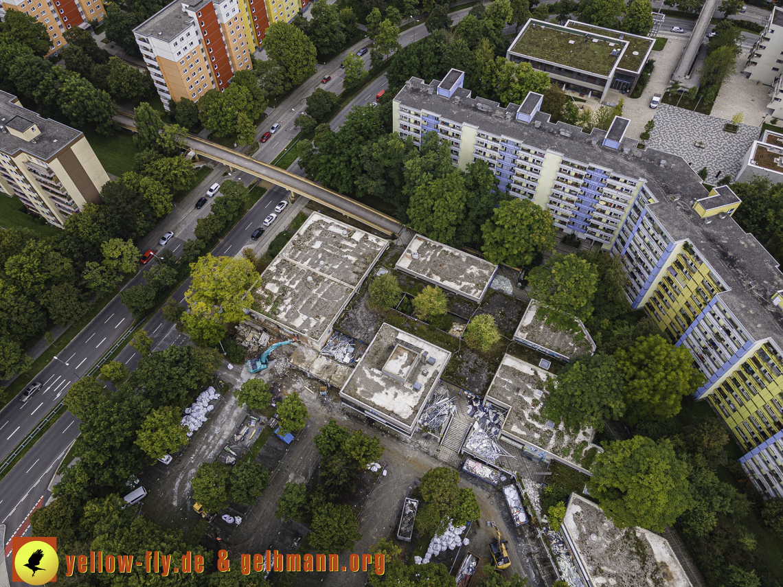 21.09.2021 - Abriss des Quiddezentrums in Neuperlach