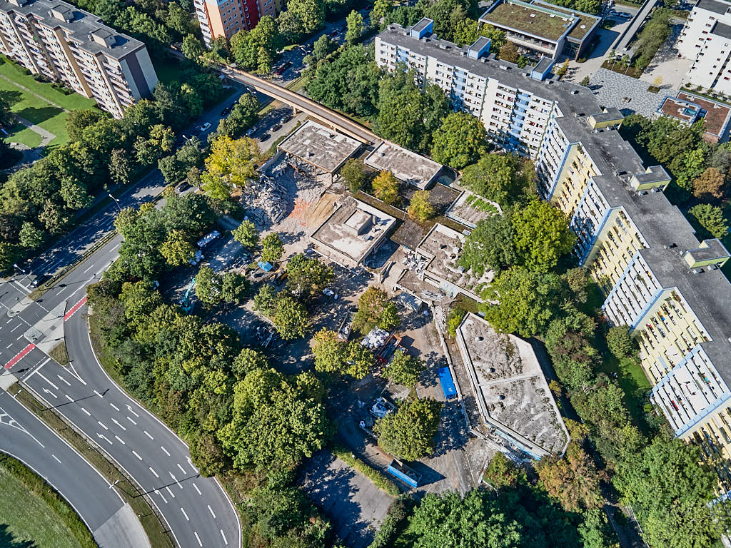24.09.2021 - Abrissbegin des Quiddezentrums in Neuperlach