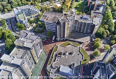 30.09.2021 - Marx-Zentrum, Studentenwohnheim und Wohnanlage Karl-Marx-Ring 52-62 und KMR 53-57c