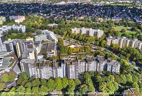 30.09.2021 - Marx-Zentrum, Studentenwohnheim und Wohnanlage Karl-Marx-Ring 52-62 und KMR 53-57c