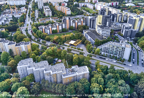 30.09.2021 - Marx-Zentrum, Studentenwohnheim und Wohnanlage Karl-Marx-Ring 52-62 und KMR 53-57c
