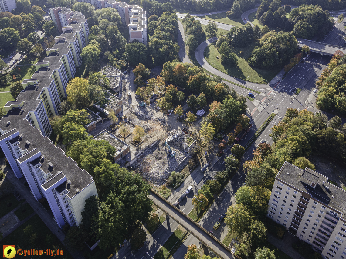11.10.2021 - Abriss des Quiddezentrums in Neuperlach