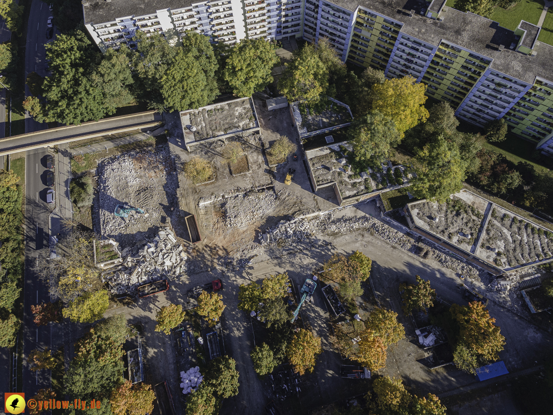 11.10.2021 - Abriss des Quiddezentrums in Neuperlach
