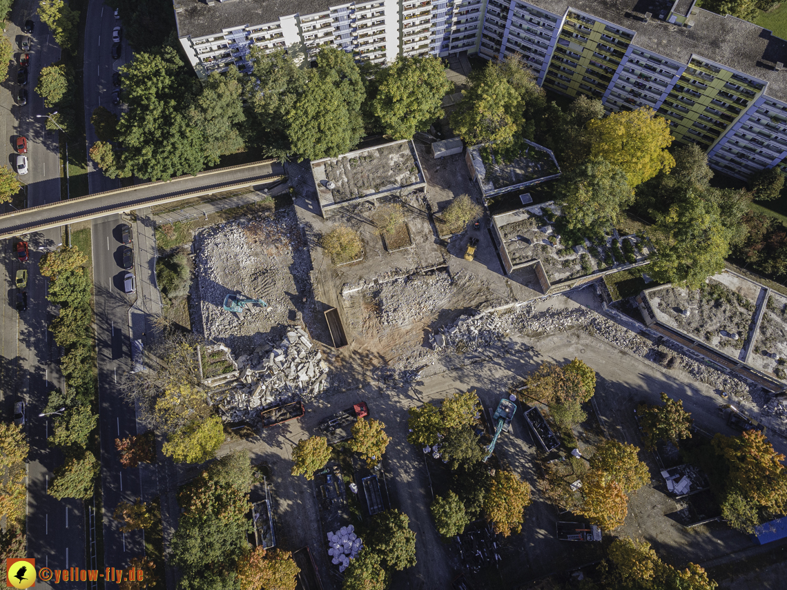 11.10.2021 - Abriss des Quiddezentrums in Neuperlach